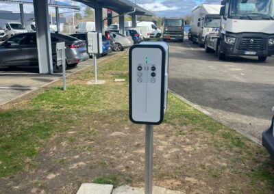 Borne de recharge HAGER